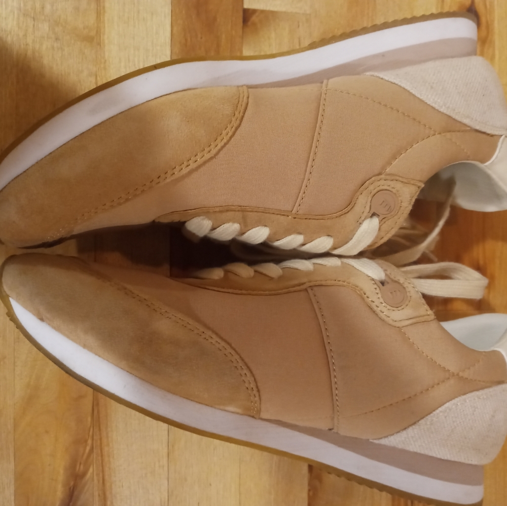 Sam Edelman Tori Lace Up Sneakers